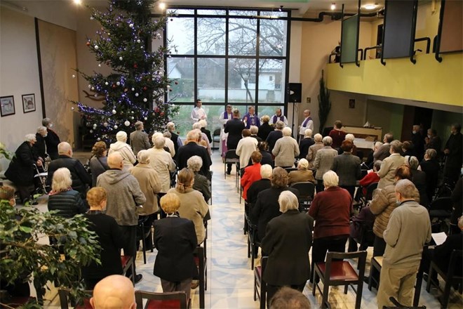 Posjet biskupa Radoša štićenicima i djelatnicima Doma za starije i nemoćne osobe Varaždin